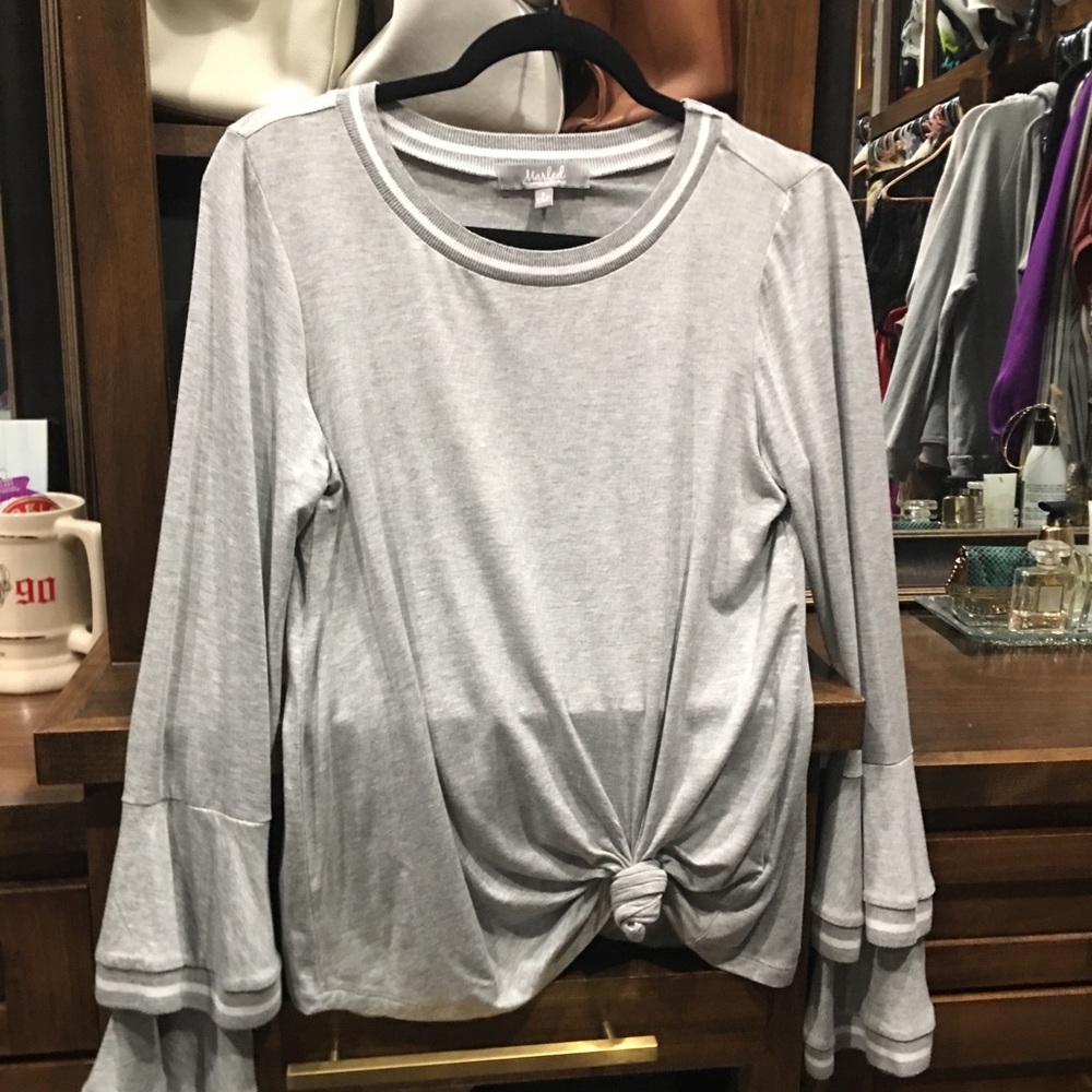 Bell sleeves, Great Soft Fabric Top